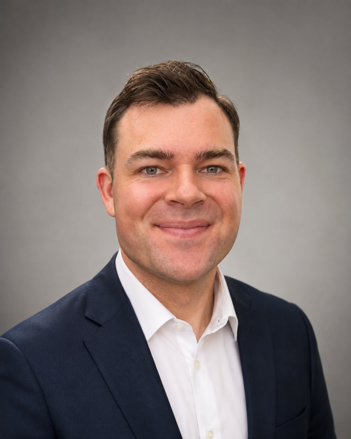 Garrett Wang Headshot 2 04_32_26 PM